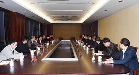 说明: C:\Users\ZWL\Desktop\看望挂职干部 .jpg